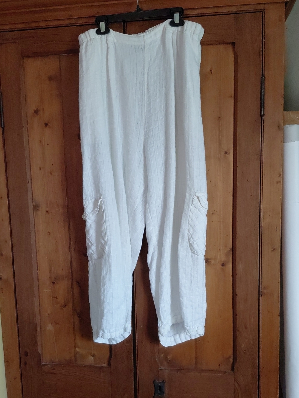 Flax White Cotton Lightweight Capris with Side Patch Pockets